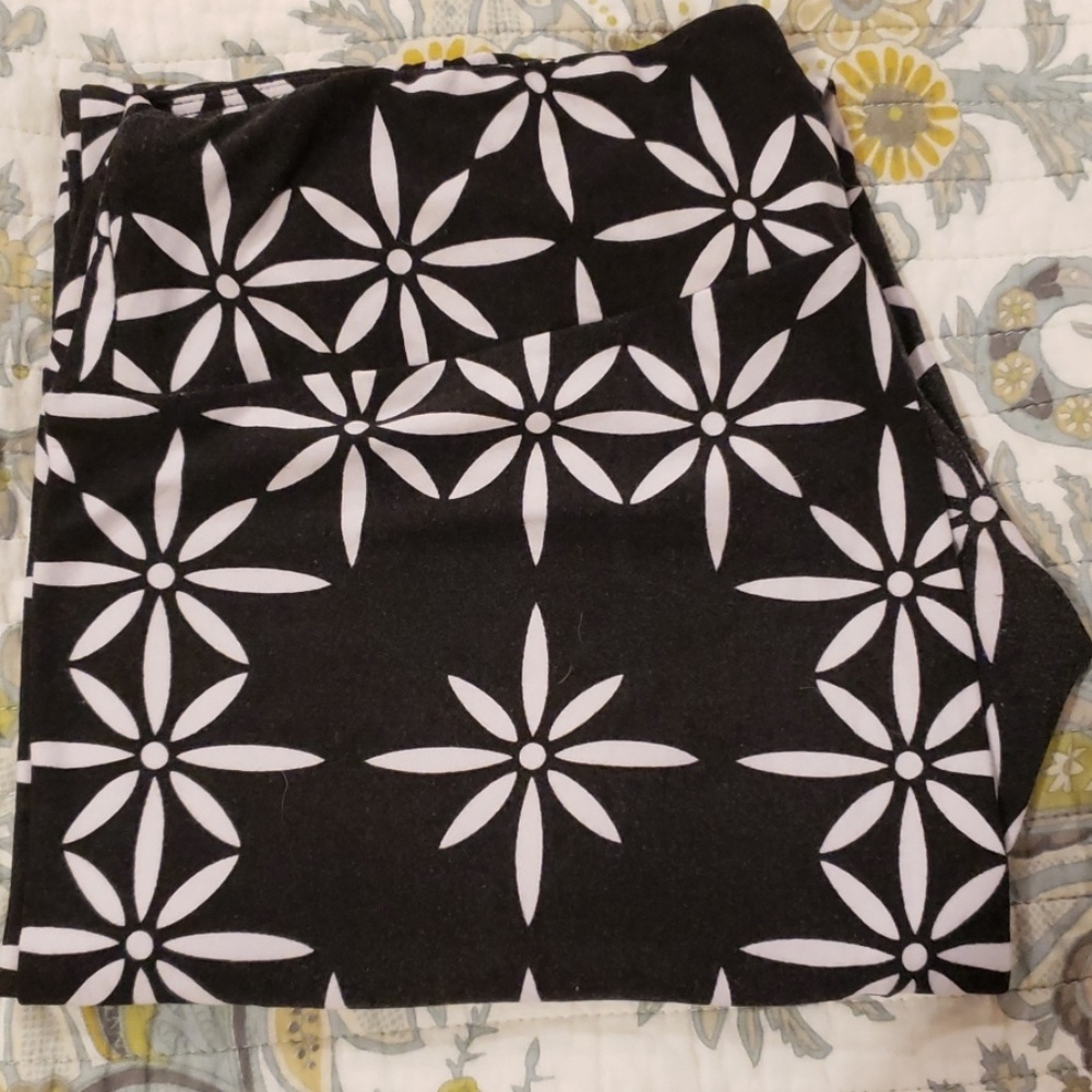 Lularoe tall & curvey leggings